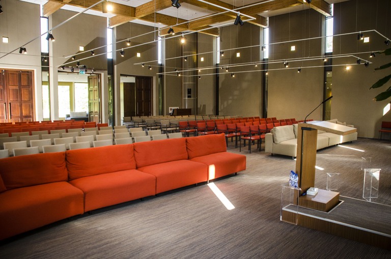 Uitvaart­centrum DLE “Oeverse Bos” in Emmen